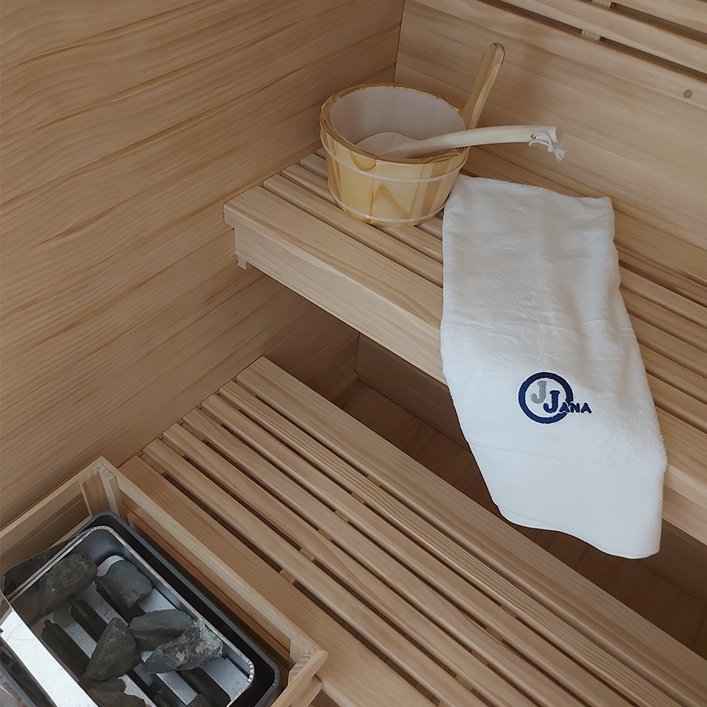 Das Innere der finnischen Sauna JF122.