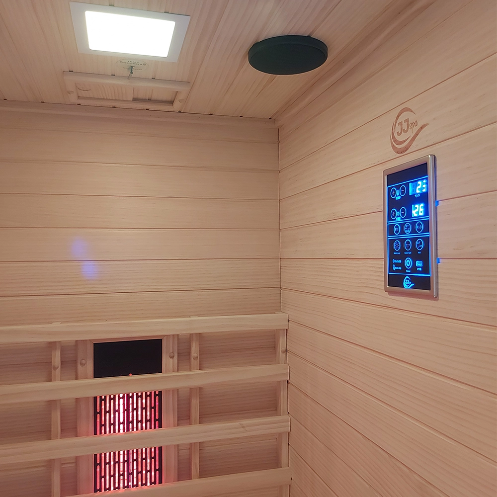 Bedienfeld, Lautsprecher, Licht und Sensor in der JIO90-Sauna.